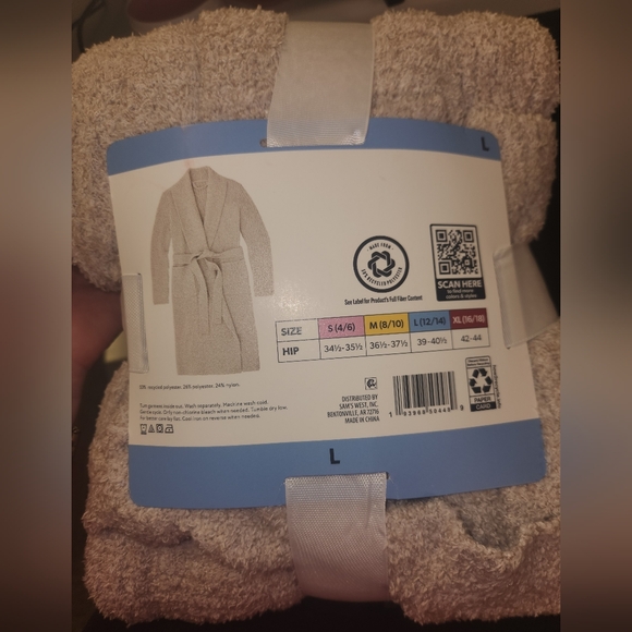 Elegant Cream Women's Knit Robe - Picture 9 of 9